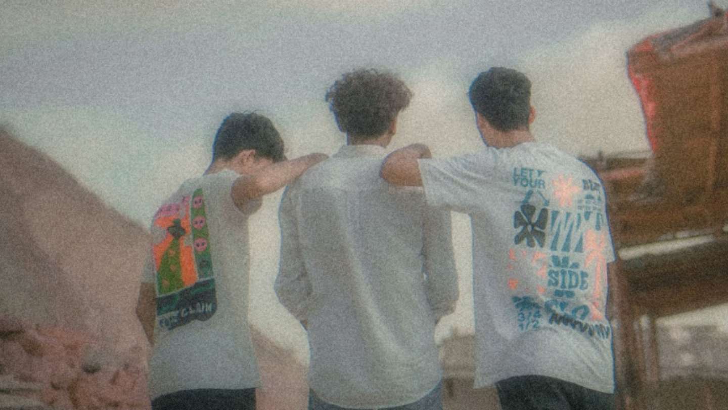 Closer Song - one of the AUR top track 